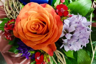 Çiçekli gelin buketi.