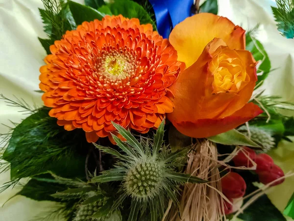 Çiçekli gelin buketi.