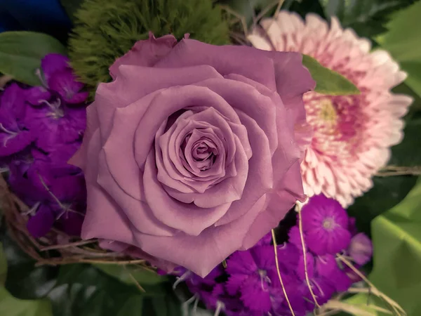 Bouquet Sposa Con Fiori Diversi — Foto Stock