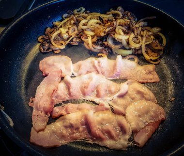 Baconburger - ızgara Burgonya pastırması ve çavdar ekmeğinde kızarmış soğan.