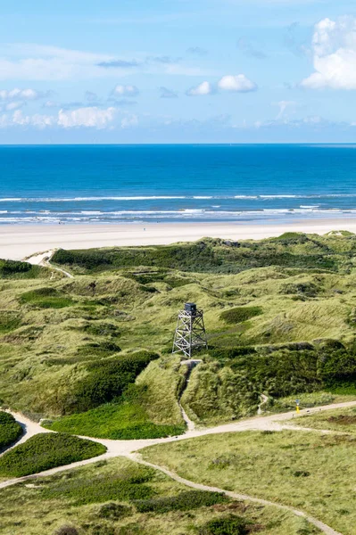 Blavand Danimarka 'nın kuzey denizindeki uçsuz bucaksız plajın izleri.