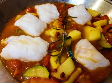 Portekiz deniz mahsulleri için kataplana malzemeleri.