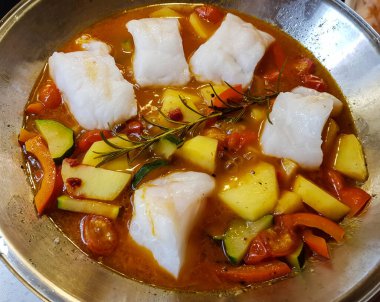 Portekiz deniz mahsulleri için kataplana malzemeleri.