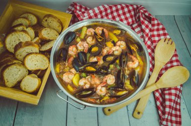 Portekiz deniz mahsulleri için kataplana malzemeleri.