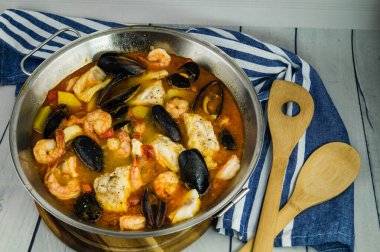 Portekiz deniz mahsulleri için kataplana malzemeleri.