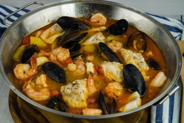 Portekiz deniz mahsulleri için kataplana malzemeleri.