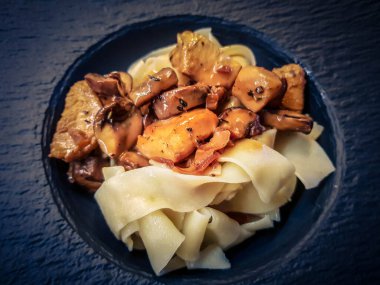 Mantarlı İtalyan Pappadelle Makarnası