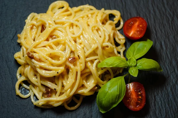 Italiaanse Spaghetti Carbonara Levensmiddelen — Stockfoto