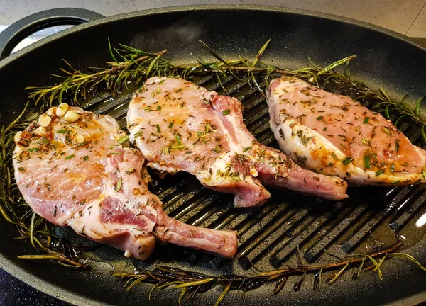 Pácolt Frech Állványok Iberico Carree Grillezéshez — Stock Fotó