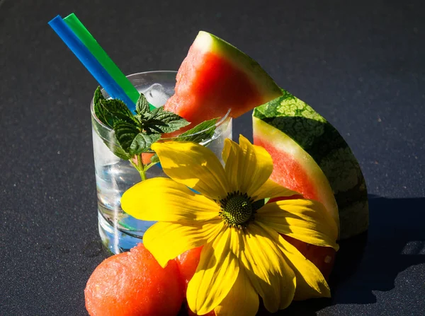 Ein Bunter Longdrink — Stockfoto