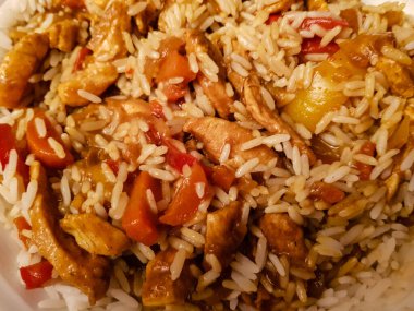 Geleneksel Asya körili pilavı