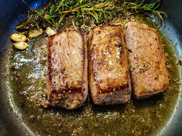 Rosmarin Lammsteaks Mit Knoblauch — Stockfoto