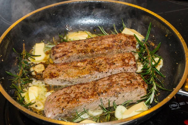 Rosmarin Lammsteaks Mit Knoblauch — Stockfoto