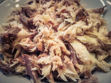 Füme uskumru ve salatalı balık köftesi.