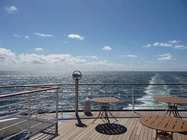 Binocular Cruise Ship — Stock Photo, Image