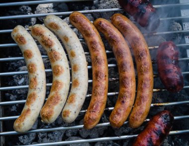 Izgarada baharatlı et