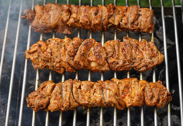 Kryddiga Kycklingtrumpinnar Och Annat Kött Grillen — Stockfoto