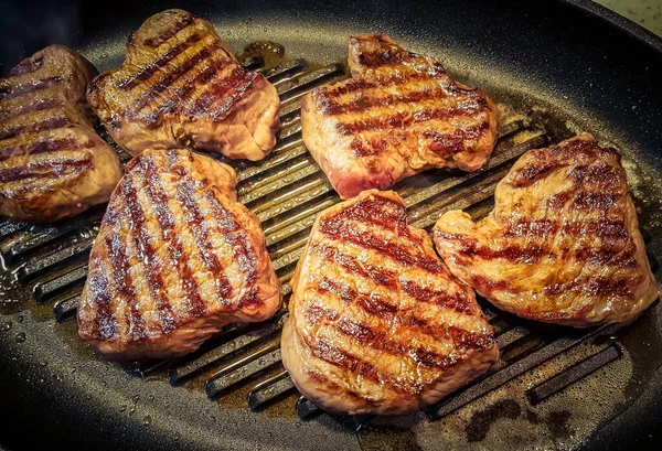 Filé Frito Bife Com Batatas Cogumelos — Fotografia de Stock