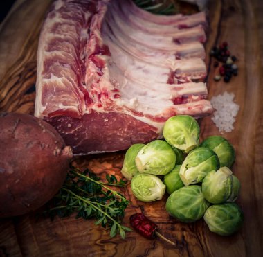 Kızarmış Fransız ızgarası. Izgara için Iberico carree.