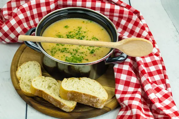 Pikantny Kolorowy Rosół Makaron Zupa — Zdjęcie stockowe