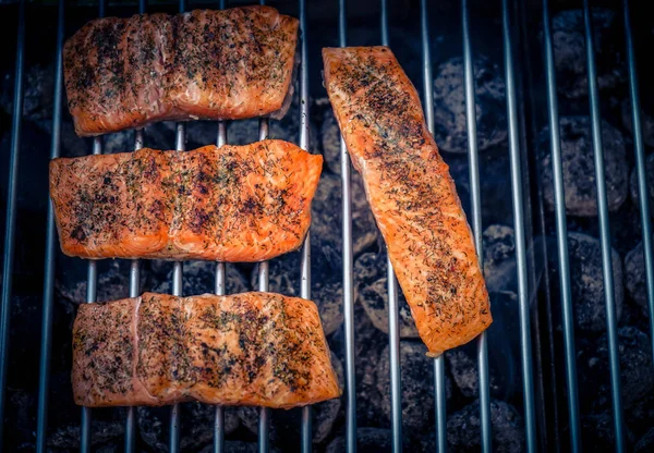 Filet Truite Saumon Frais Avec Épices Aux Herbes Salade Pour — Photo