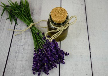 Taze lavantalı alternatif ilaç.