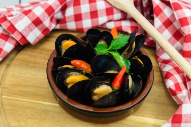 Midyeler ve karidesler sevgili deniz ürünleri.