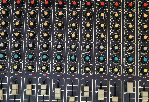 Инструмент Микширования Звукоинженера Профессиональной Студии Звукозаписи — стоковое фото