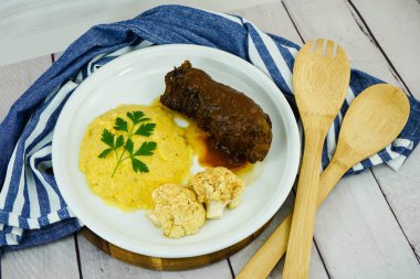  Baharatlı sığır budu