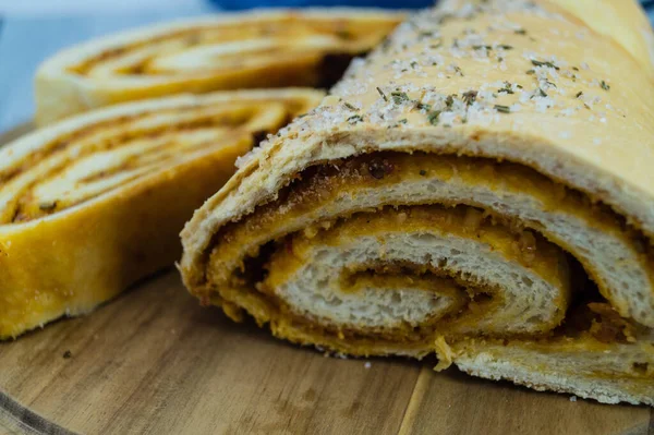 Pão Rosmaninho Crocante Com Sal Marinho — Fotografia de Stock