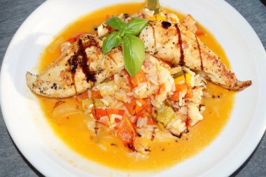 Paprikalı safran tavuk.