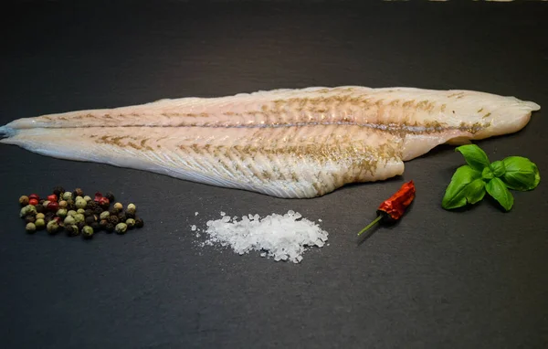 Pisi Balığı Baharatlı Otlu Fileto — Stok fotoğraf