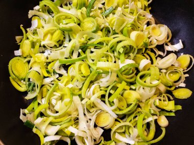 Doldurulmuş ve marine edilmiş tavuk göğsü