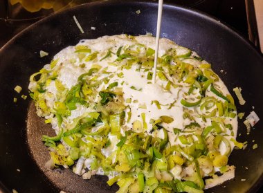 Doldurulmuş ve marine edilmiş tavuk göğsü