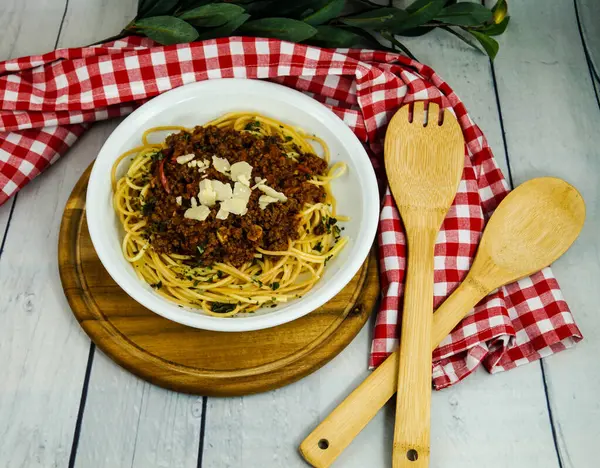 Spaghetti Bolognese Met Tomatensaus — Stockfoto