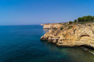 Algarve Portekiz kıyı şeridi