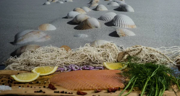 Tuzlu Tütsülenmiş Atlantik Okyanus Somonu Şeritleri — Stok fotoğraf