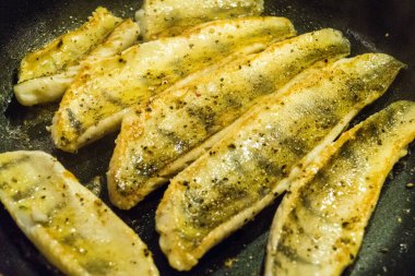 Tatlı su turna balığı filetosu.