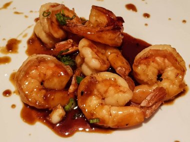 Soya soslu dev kaplan karidesleri