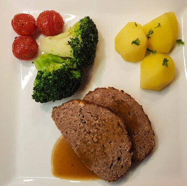 Geleneksel Alman köftesi.