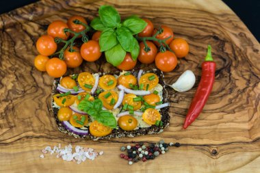 Portakal kokteyli Domates Solanum Lycopersicum zeytinyağı ve baharatlı