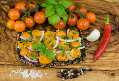 Portakal kokteyli Domates Solanum Lycopersicum zeytinyağı ve baharatlı