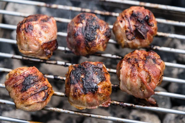 Moinkballs Grillade Bollar Oxost Och Bacon — Stockfoto