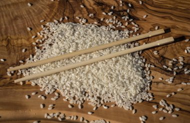 Zeytin ağacında suşi pilavı