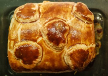 Pazar Kızartması Beyaz lahana ve puf böreği ile domuz füme