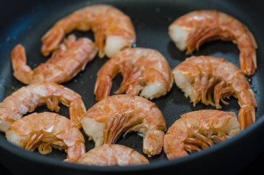 Kolay kabuklu karides.