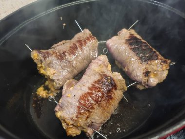 Patates ve sebzeli biftek çorbası.