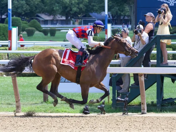 Guaraná José Ortiz Ganando Coaching Club American Oaks Histórico Caliente — Foto de Stock