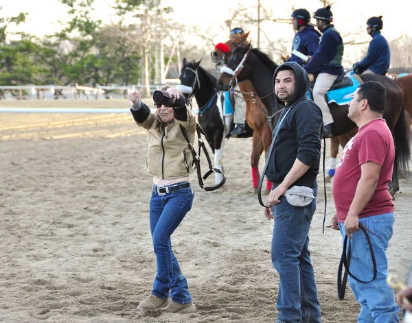 Los Novios Celebran Caballo Ganador Acueducto Fleetphoto — Foto de Stock