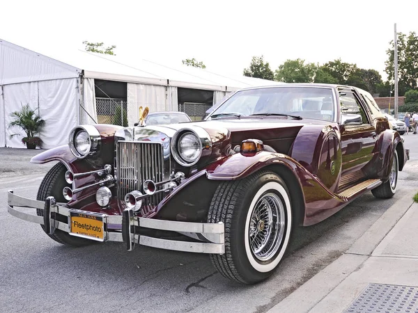 Gorgeous Classic Burgundy Zimmer Parked Streets Saratoga Annual Fasig Tipton — Stock Photo, Image